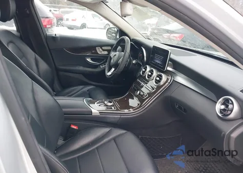 2018 Mercedes-Benz C 300 4Matic из США, поврежденный, VIN 55SWF4KB2JU241977